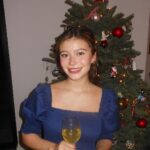Genevieve Hannelius Instagram - merry merry 🫒🎄🍷