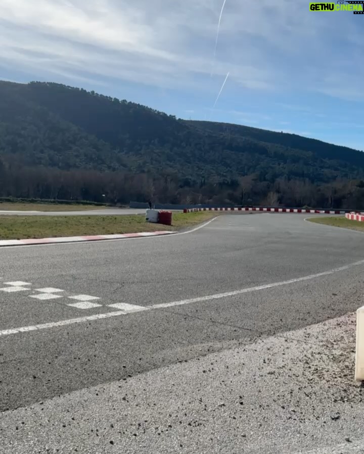 George Russell Instagram - Back to my roots 🏁