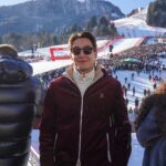 George Russell Instagram – In the land of the Wolffs🐺🇦🇹
Such a cool experience attending Kitzbühel Downhill for the first time. Awesome weekend learning more about such a challenging sport and even bumped into a familiar face too⛷️ 🙌 Kitzbühel, Austria