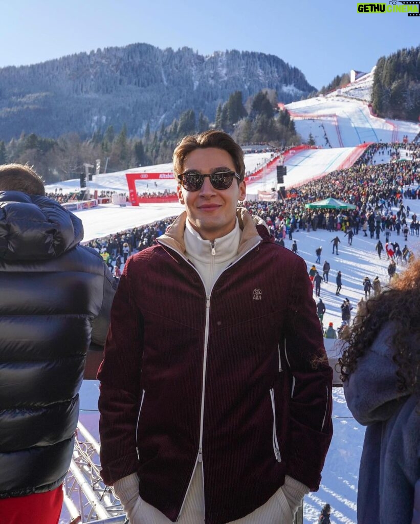 George Russell Instagram - In the land of the Wolffs🐺🇦🇹 Such a cool experience attending Kitzbühel Downhill for the first time. Awesome weekend learning more about such a challenging sport and even bumped into a familiar face too⛷ 🙌 Kitzbühel, Austria