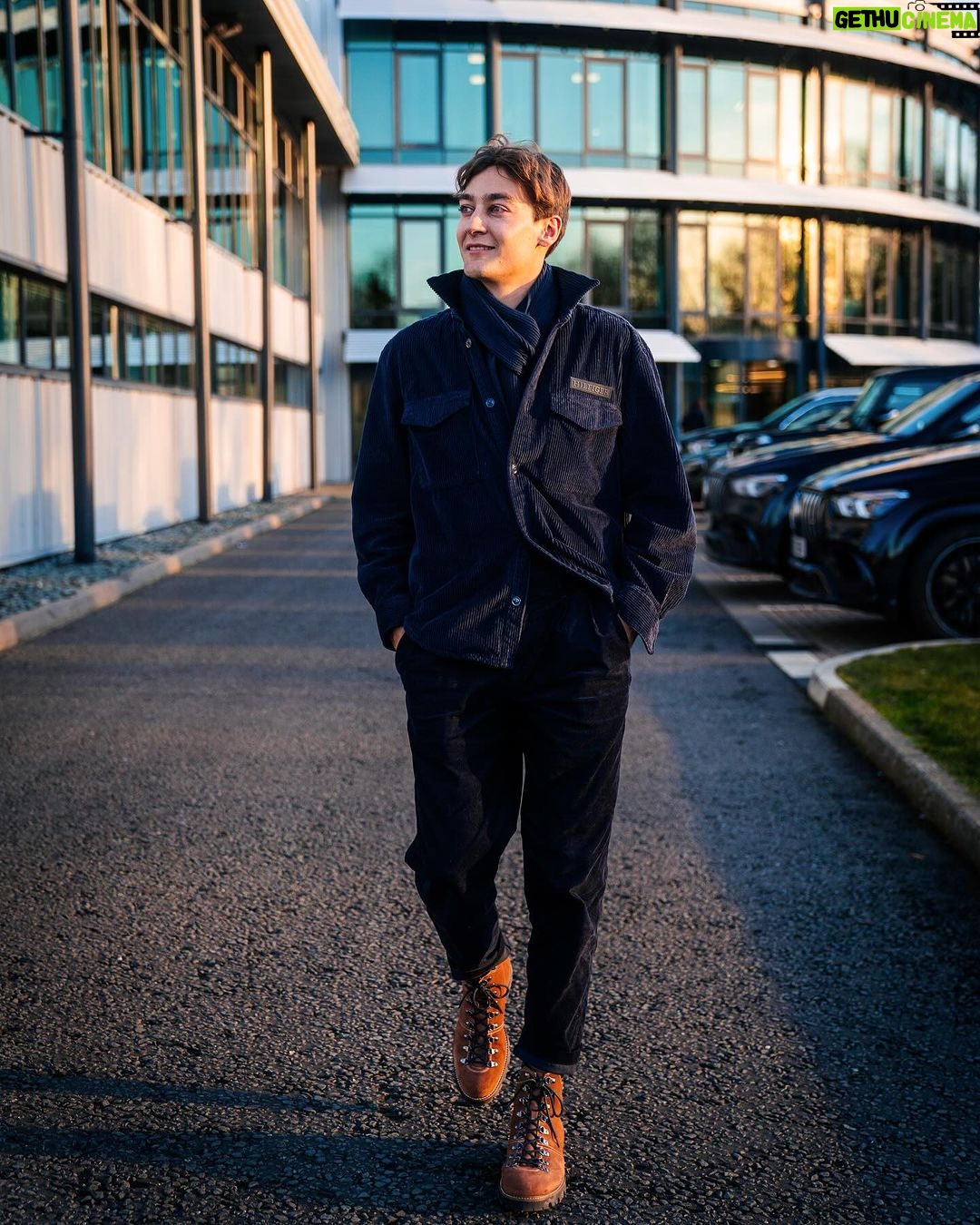 George Russell Instagram - Good to be back home. Feeling pumped for the year ahead 🙌 Mercedes-AMG Petronas F1 Team