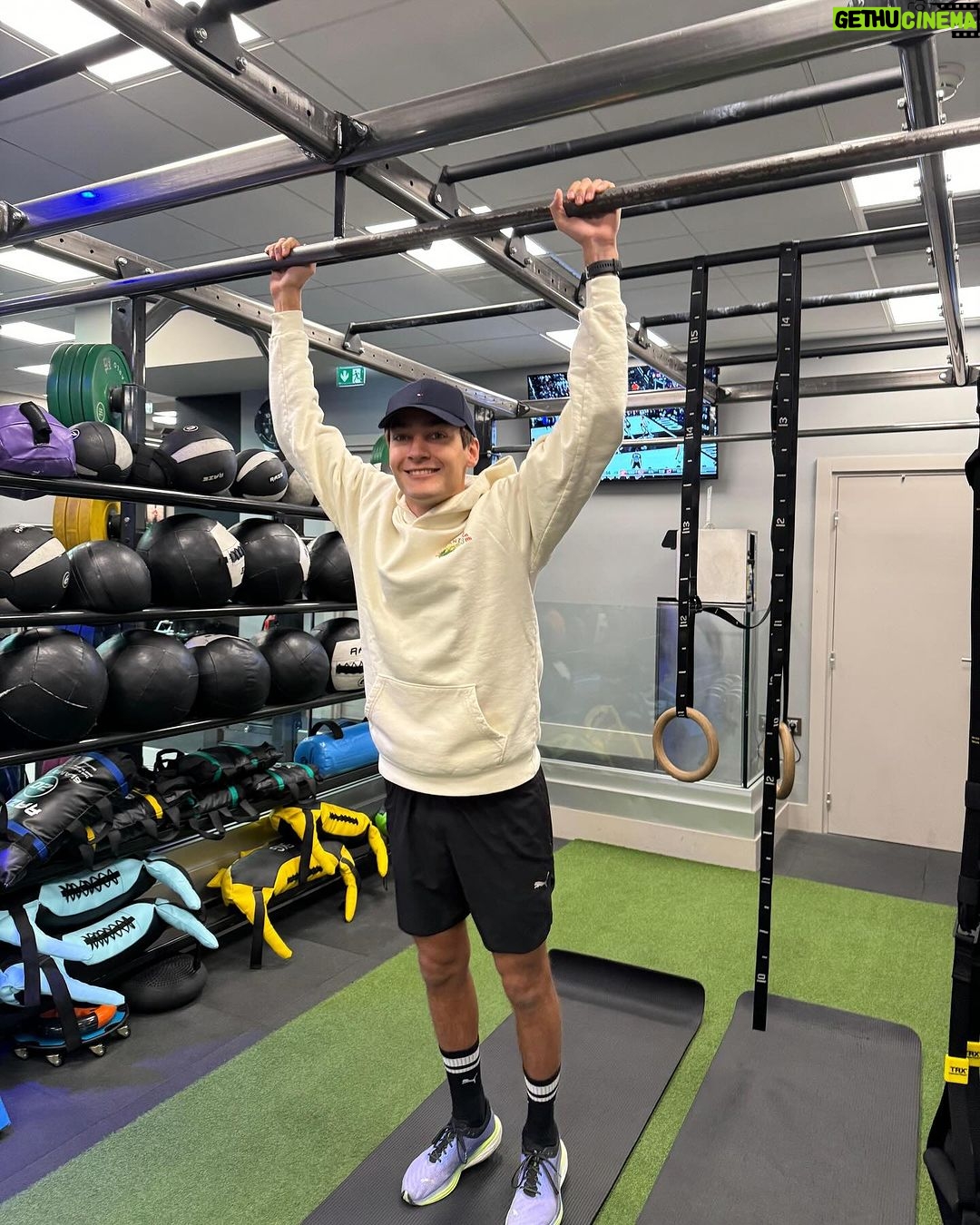 George Russell Instagram - Great first sessions of ‘24. Season preparations pt. 1 👊