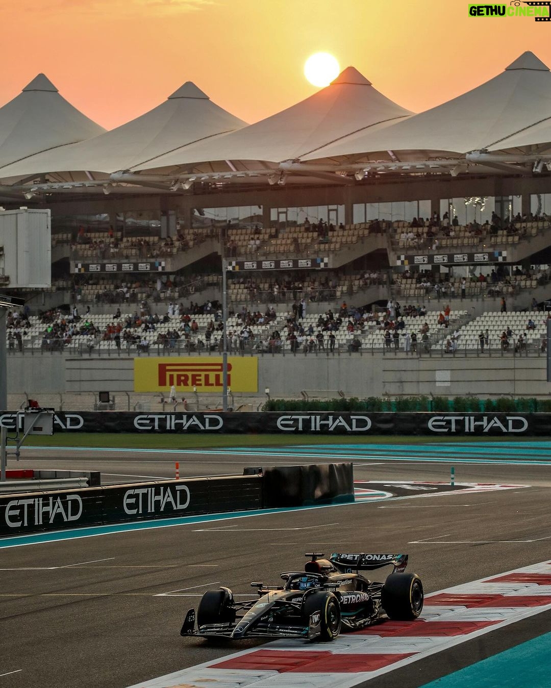 George Russell Instagram - Over and out. Thanks Abu Dhabi for a great end to the seasonđź’™ Yas Marina Circuit