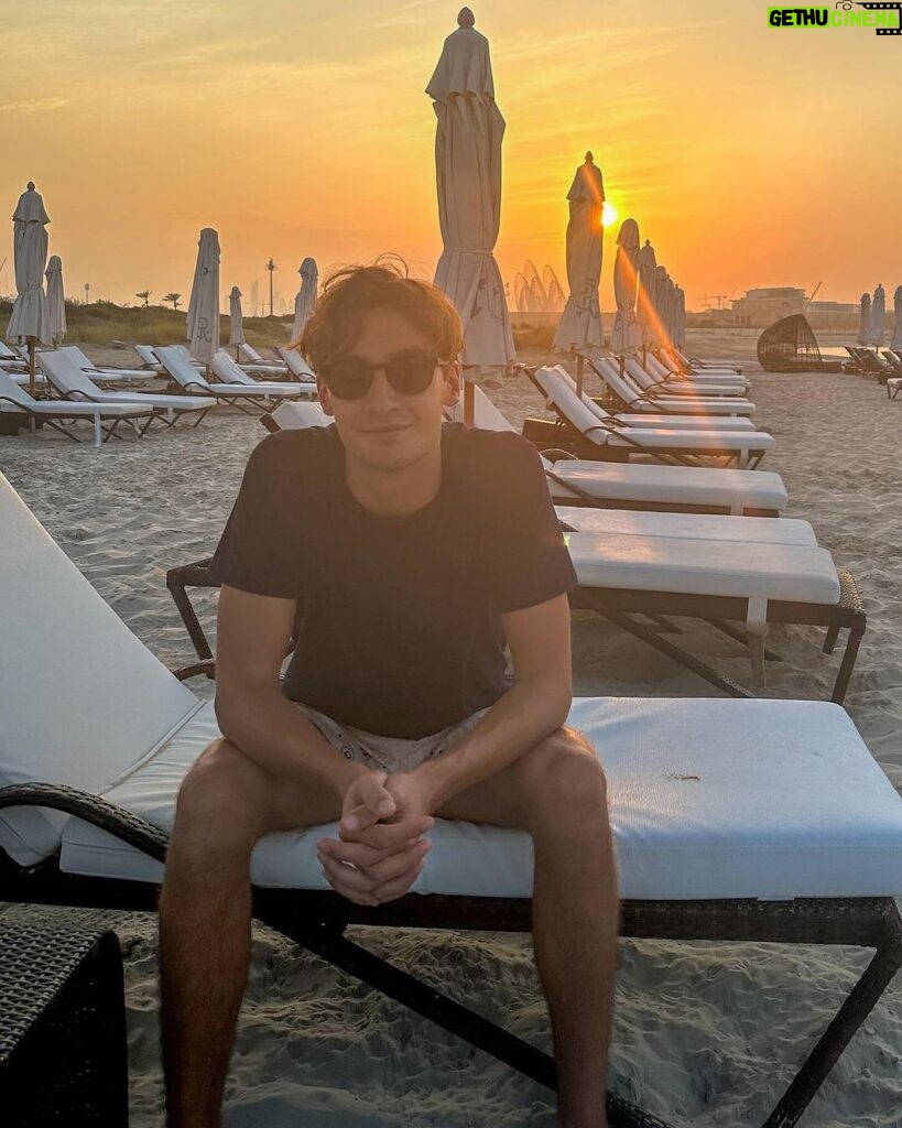 George Russell Instagram - Touchdown in Abu Dhabi. Vegas was a great weekend, the circuit was awesome and I thoroughly enjoyed it. Looking forward to pushing for a better result next year. Excited for the season finale ahead where we have another opportunity. 👊 Abu Dhabi, United Arab Emirates