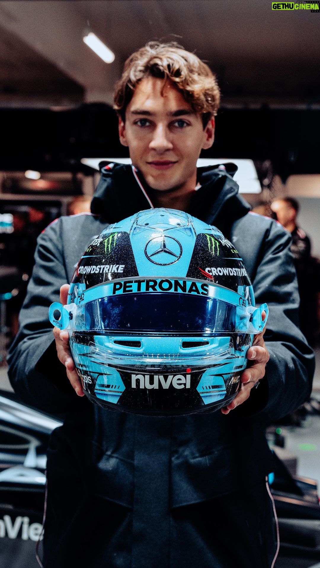 George Russell Instagram - ✨ Just add sparkle ✨ A shiny Vegas special edition for @georgerussell63 this weekend 💙 Las Vegas, Nevada