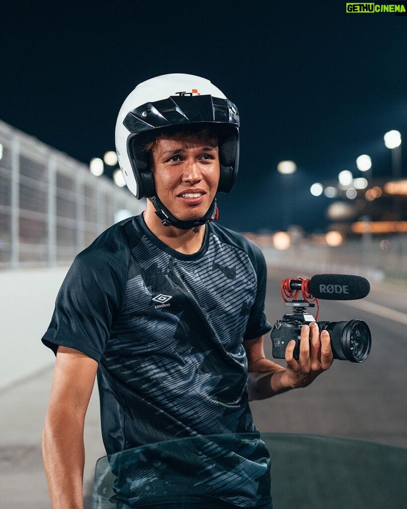 George Russell Instagram - The best way to complete your first lap of the weekend 🤝 Losail International Circuit