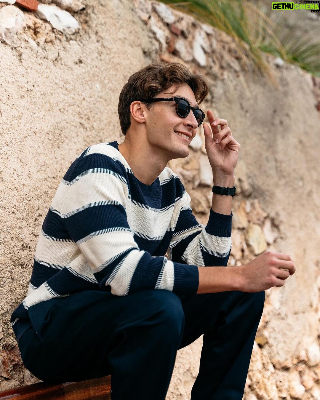 George Russell Instagram - Excited for what’s around the corner this year. @tommyhilfiger