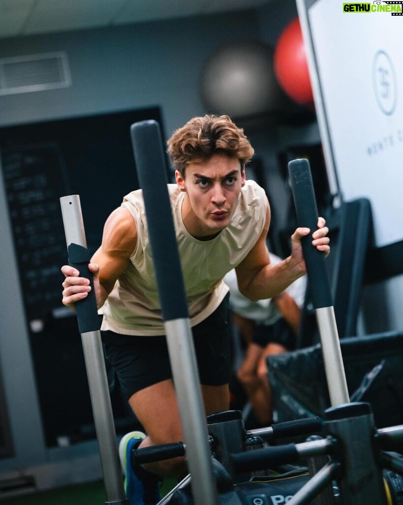 George Russell Instagram - Real athletes sweat, right @danielricciardo? Season prep continues…