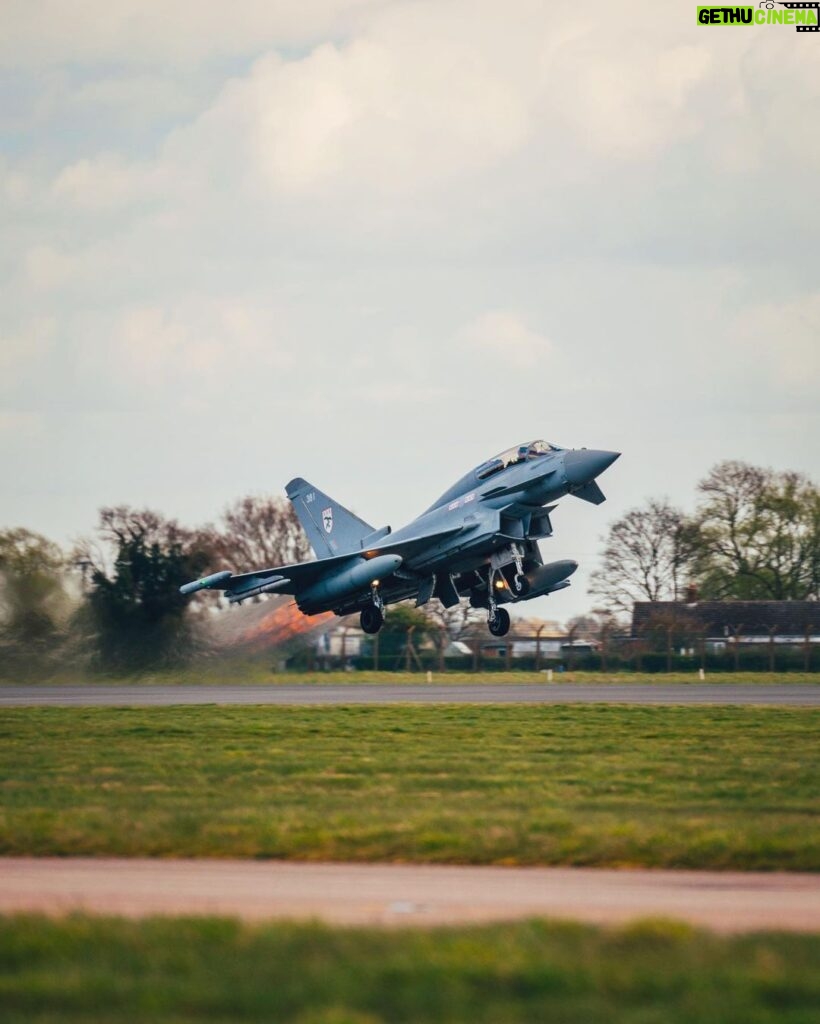 George Russell Instagram - Mavericks. 💙 An experience of a lifetime having the chance to fly a Typhoon Fighter Jet. Seeing the teamwork, camaraderie and skillset within the whole of the RAF, I truly understand why it’s such an honour to work for the Royal Air Force. Thank you so much for the opportunity, for teaching me a huge amount and of course for the ride!! 🇬🇧 @royalairforceuk @typhoondisplayteam
