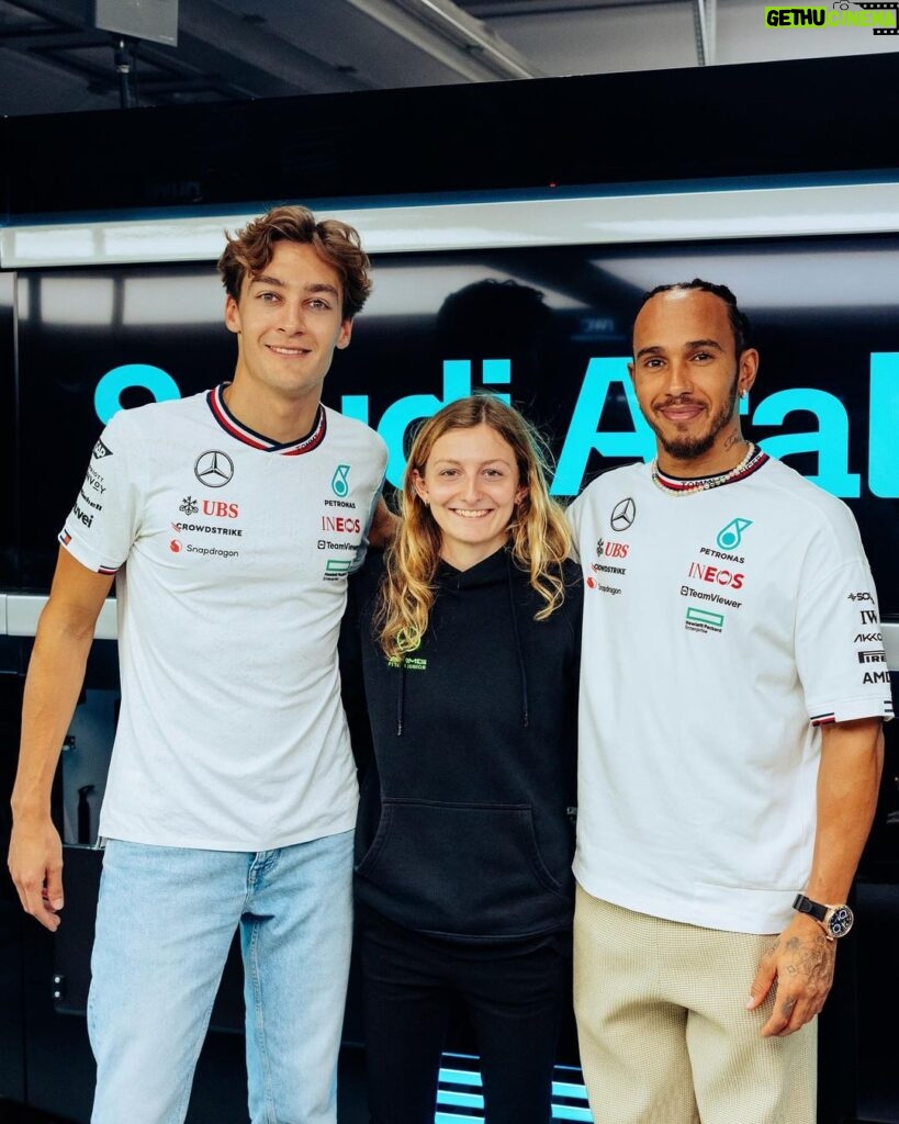 George Russell Instagram - Allez Doriane ⚡️🚀 Good luck ahead of your @f1academy debut in Jeddah We’re all supporting you ❤️ Jeddah Corniche