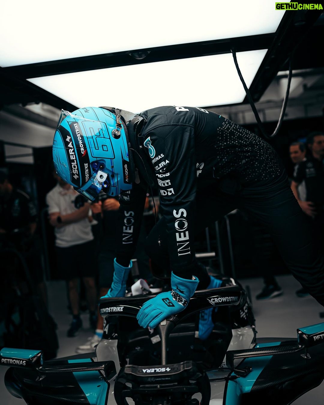 George Russell Instagram - Bahrain testing continues Bahrain International Circuit