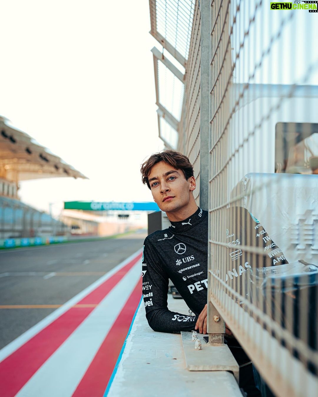 George Russell Instagram - Bahrain testing continues Bahrain International Circuit