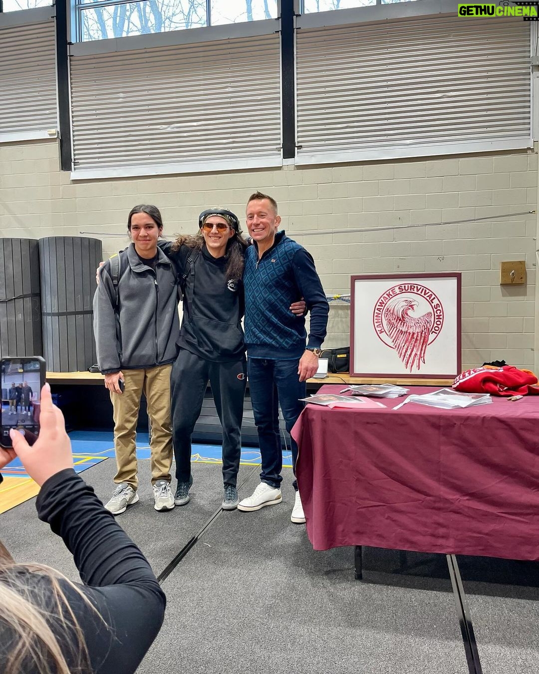 Georges St-Pierre Instagram - I went to pay a quick visit to my former neighbors in Kahnawake at the Survival school. Nia:when for the warm welcome! ❤️ Kahnawake Mohawk Territory