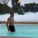 Georges St-Pierre Instagram – Le cri de délivrance après un dur entraînement quand je rentre enfin dans mon bon spa chaud. 😂🔥🔥 Montreal, Qc, Canada