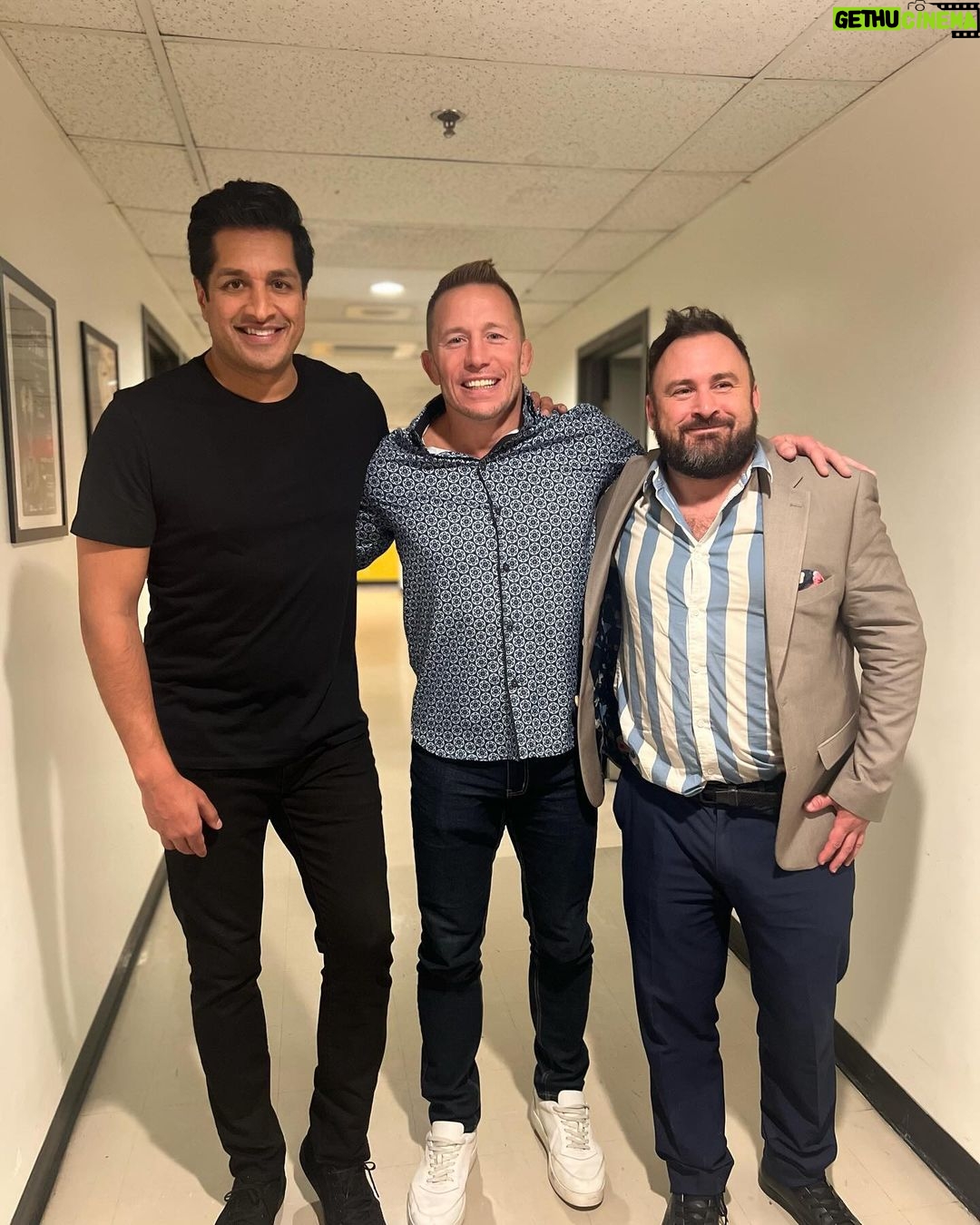 Georges St-Pierre Instagram - Rire, c’est bon pour le moral, tout un spectacle. Merci pour la belle soirée! Centre Pierre-Péladeau (salle Pierre-Mercure)
