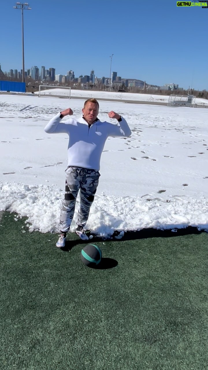 Georges St-Pierre Instagram - Nous travaillons sur différents drills de départ pour toujours être prêt à passer de zéro à 100 %. Montreal, Qc, Canada