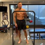 Georges St-Pierre Instagram – A little physical test for young people to see if you are healthy and fit. 💪