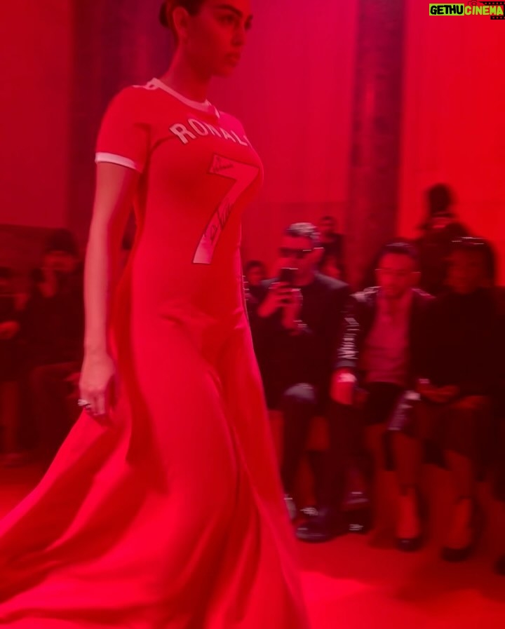 Georgina Rodríguez Instagram - Another dream come true ❤️ 🇫🇷Thank you @vetements_official @gvasalia Paris,France