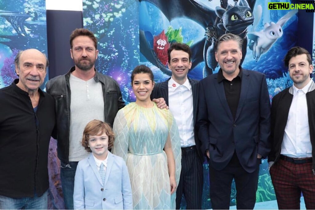 Gerard Butler Instagram - Such an honor to be part of this. Had a blast today seeing this group of people who are like family. Sad it’s coming to an end but don’t miss it on 2/22 #howtotrainyourdragon3