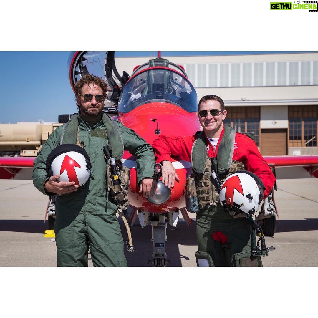 Gerard Butler - 174.9K Likes - I had such an amazing time with these guys. Thanks to the @RAFRedArrows for taking me on the ride of my life! #RedArrowsTour