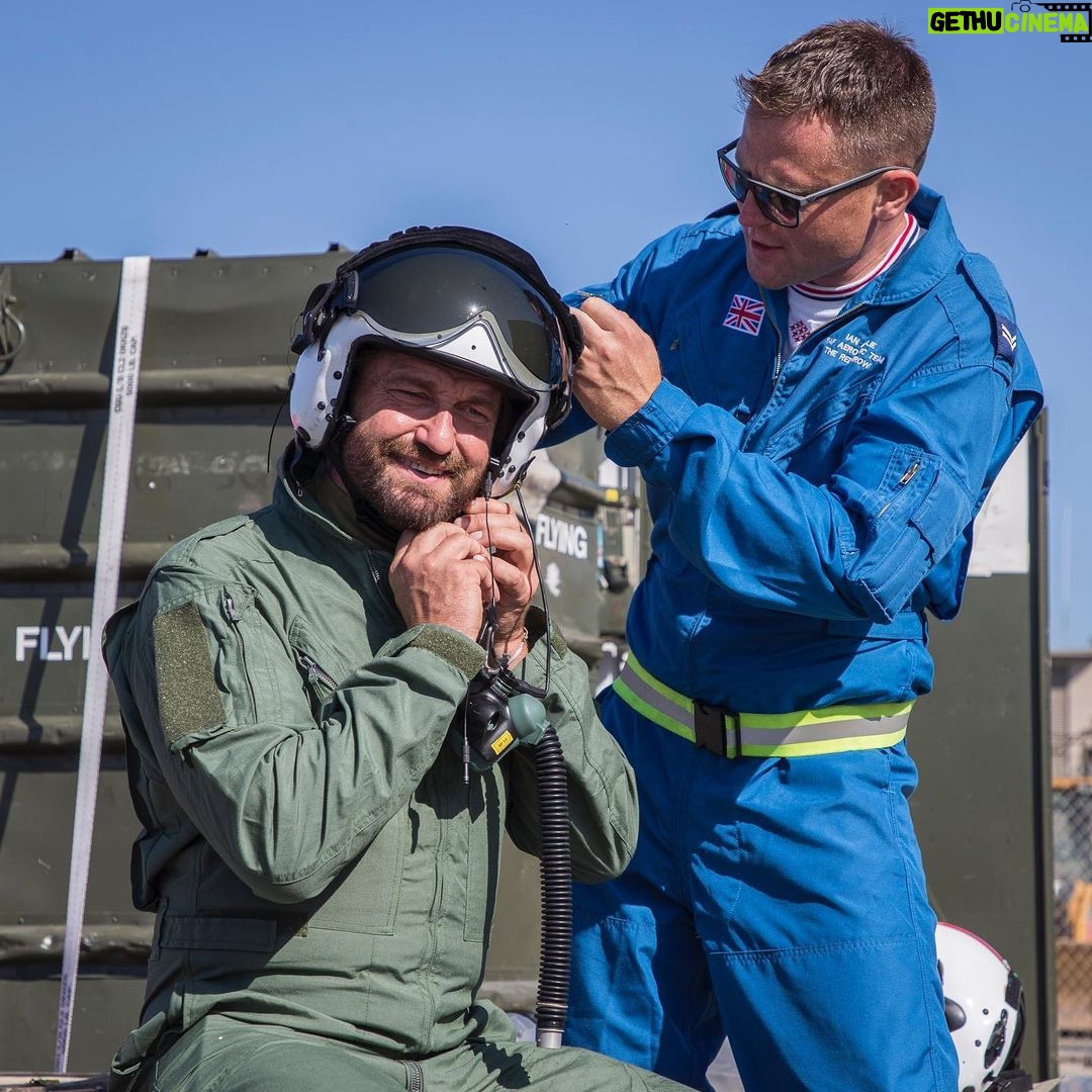 Gerard Butler - 174.9K Likes - I had such an amazing time with these guys. Thanks to the @RAFRedArrows for taking me on the ride of my life! #RedArrowsTour