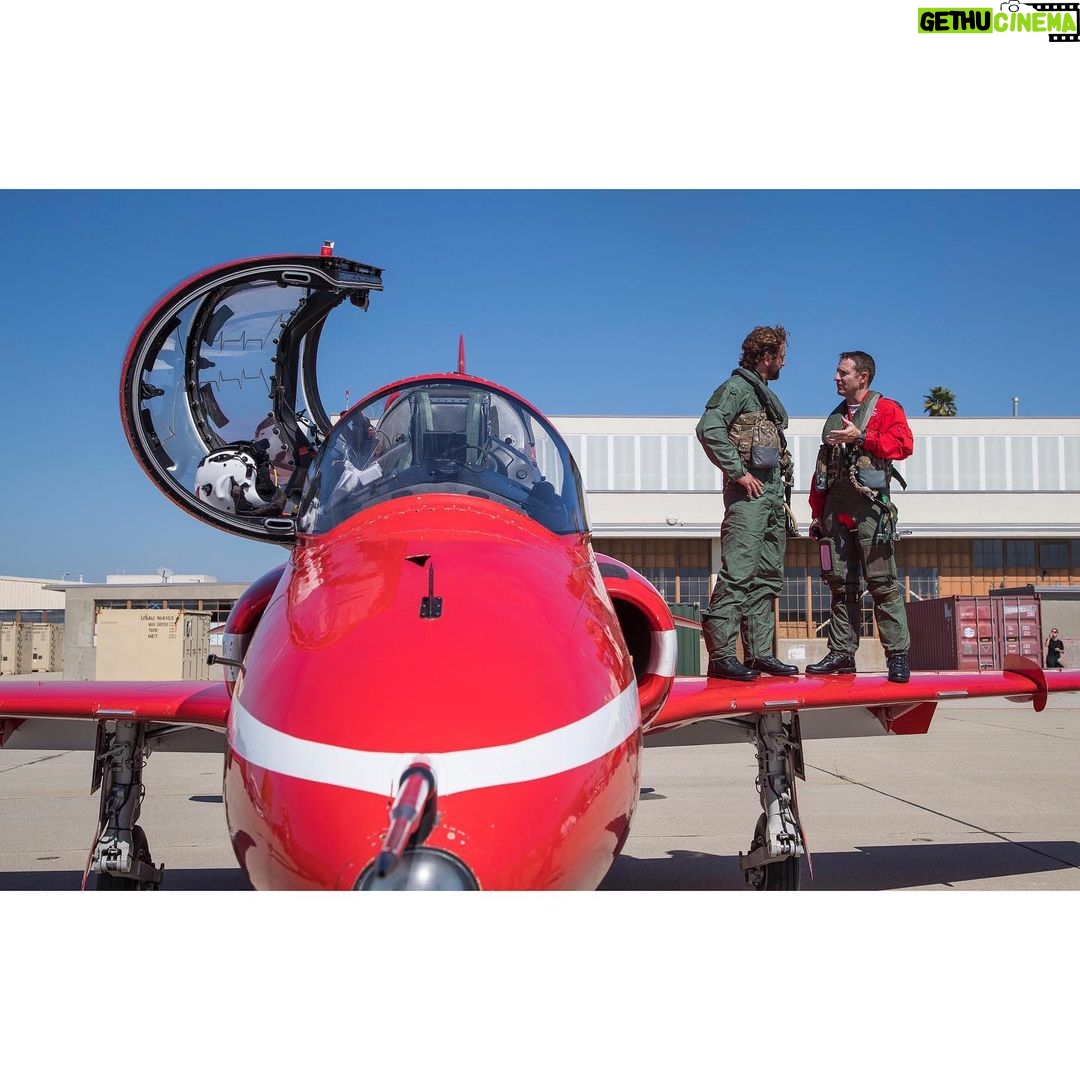 Gerard Butler - 174.9K Likes - I had such an amazing time with these guys. Thanks to the @RAFRedArrows for taking me on the ride of my life! #RedArrowsTour