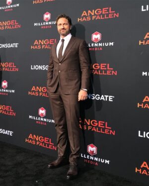 Gerard Butler Instagram - The most bad ass team at the #AngelHasFallen premiere. We can’t wait for you to see it – in theaters on Friday. Tickets at the link in bio.