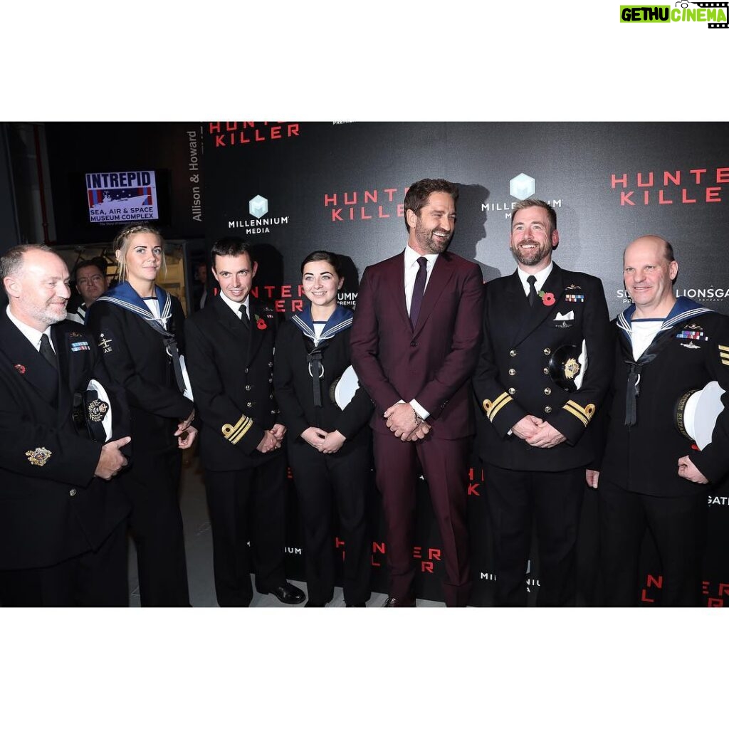 Gerard Butler Instagram - Great to be back together at last night's #HunterKiller premiere with our badass team, as well as friends and heroes from the military. I've loved sharing this movie with them. This Friday, we're in theaters everywhere. Intrepid Museum