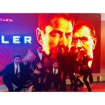 Gerard Butler Instagram - Great to be back together at last night's #HunterKiller premiere with our badass team, as well as friends and heroes from the military. I've loved sharing this movie with them. This Friday, we're in theaters everywhere. Intrepid Museum