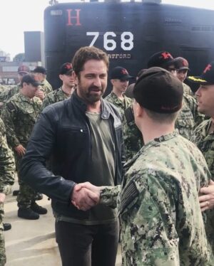 Gerard Butler Instagram - Me and my gang of misfits setting off to Groton Naval Base to show #HunterKiller. Always a privilege to visit and to see what true heroism looks like. Thank you for having me.