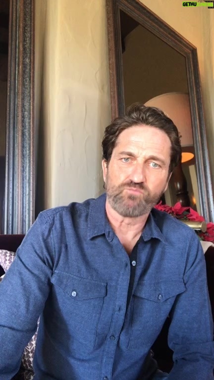 Gerard Butler Instagram - @morenabaccarin and I talking nonsense. #GreenlandMovie is officially on-demand everywhere now!