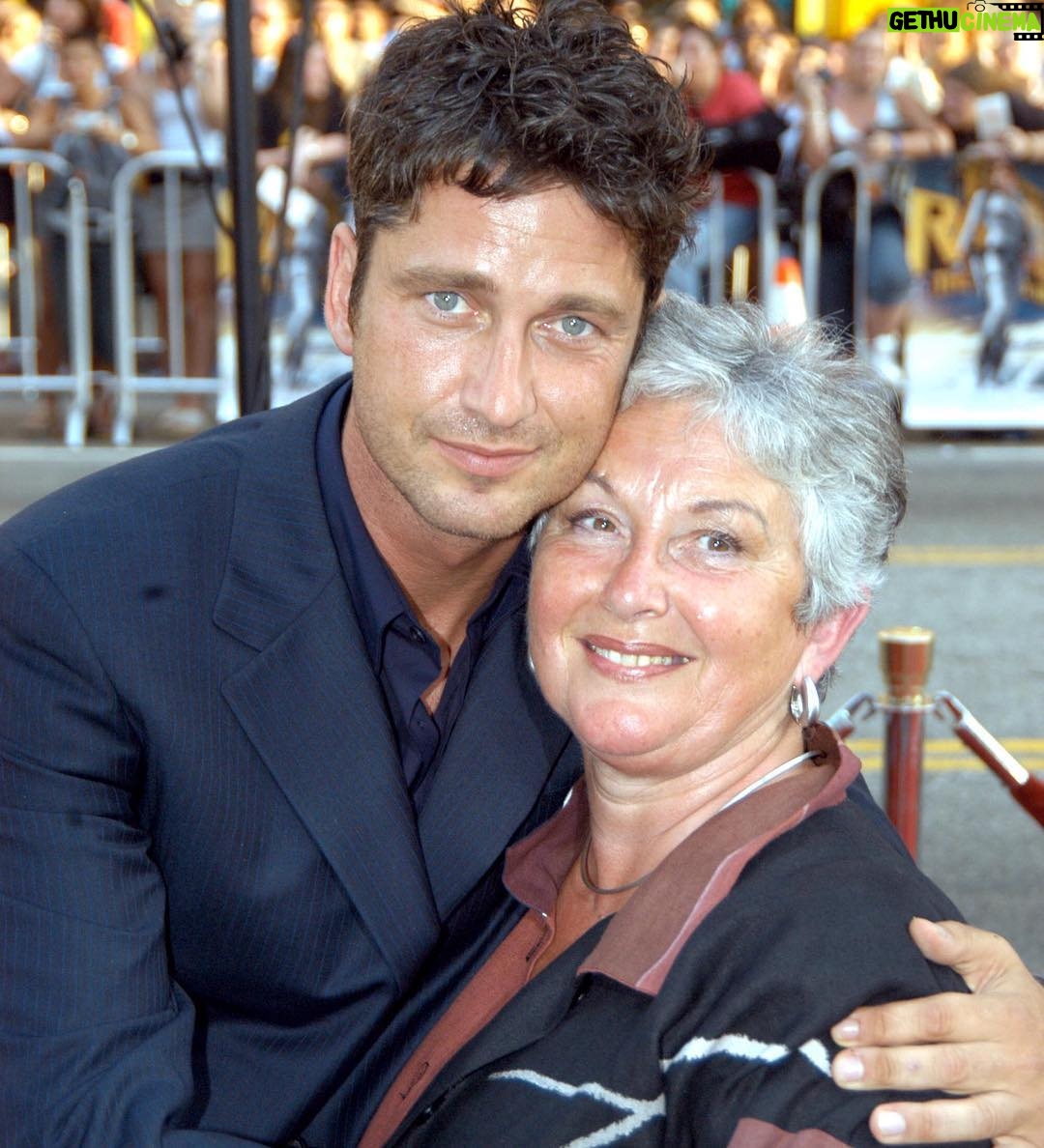 Gerard Butler Instagram - Happy #MothersDay to my incredible mum and all the other moms out there!