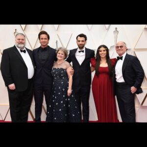 Gerard Butler Instagram - Representing #HowToTrainYourDragon with this fine crew. So many people worked on this franchise and tonight’s #Oscars nomination is for every one of you.