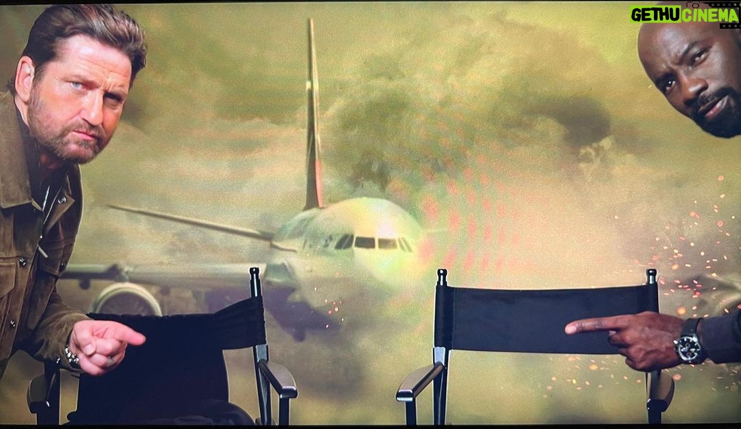 Gerard Butler Instagram - Two bozos trying to get a picture with the star of the film @coltermikecolter #planemovie