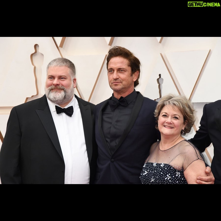Gerard Butler - 134.4K Likes - Representing #HowToTrainYourDragon with this fine crew. So many people worked on this franchise and tonight’s #Oscars nomination is for every one of you.