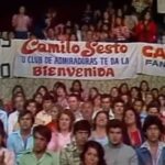 Gerly Hassam Instagram - Aquí está nuestro indiscutible ganador del primer Duelo de plancha: Camilo Sesto (Camilo Blanes Cortes 1946-2019) Antes de ser reconocido como el gran solista del género romántico, perteneció a bandas como Los Dayson y Los Botines. Agregué a esta selección un fragmento de la película “Los chiscos del Preu” de 1967 donde curiosamente hace una predicción de su gran exito. Faltaron demasiadas para resumir la prolifera carrera de uno de los exponentes más importantes de la balada. Además de sus propios temas compuso para artistas como Ángela Carrasco, Miguel Bosé, José José y Manolo Otero entre otros. ¿Cuál agregarían a esta lista? #Viernesdeplancha 1. Los chicos del Preu (película) 2. Amor amar. 3. Algo de mi. 4. Fresa Salvaje. 5. Amor libre 6. El amor de mi vida 7. Piel de ángel 8. Has nacido libre. 9. Con el viento a tu favor 10. Enamórate de mí. Un Lugar Feliz