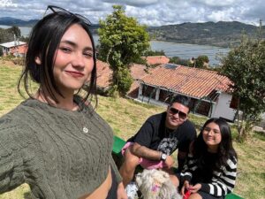 Gerly Hassam Instagram - Nos vinimos a “puebliar” 🥰🥰🥰🥰😍😍😍🥰🥰🥰😍🥰 mis chicas.