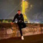 Gerly Hassam Instagram - Deux Ñers à París. Nos vinimos juiciosos a presentar el examen en la torre ICFES @humorchayannealirio 🤗🤗 Eiffel Tower