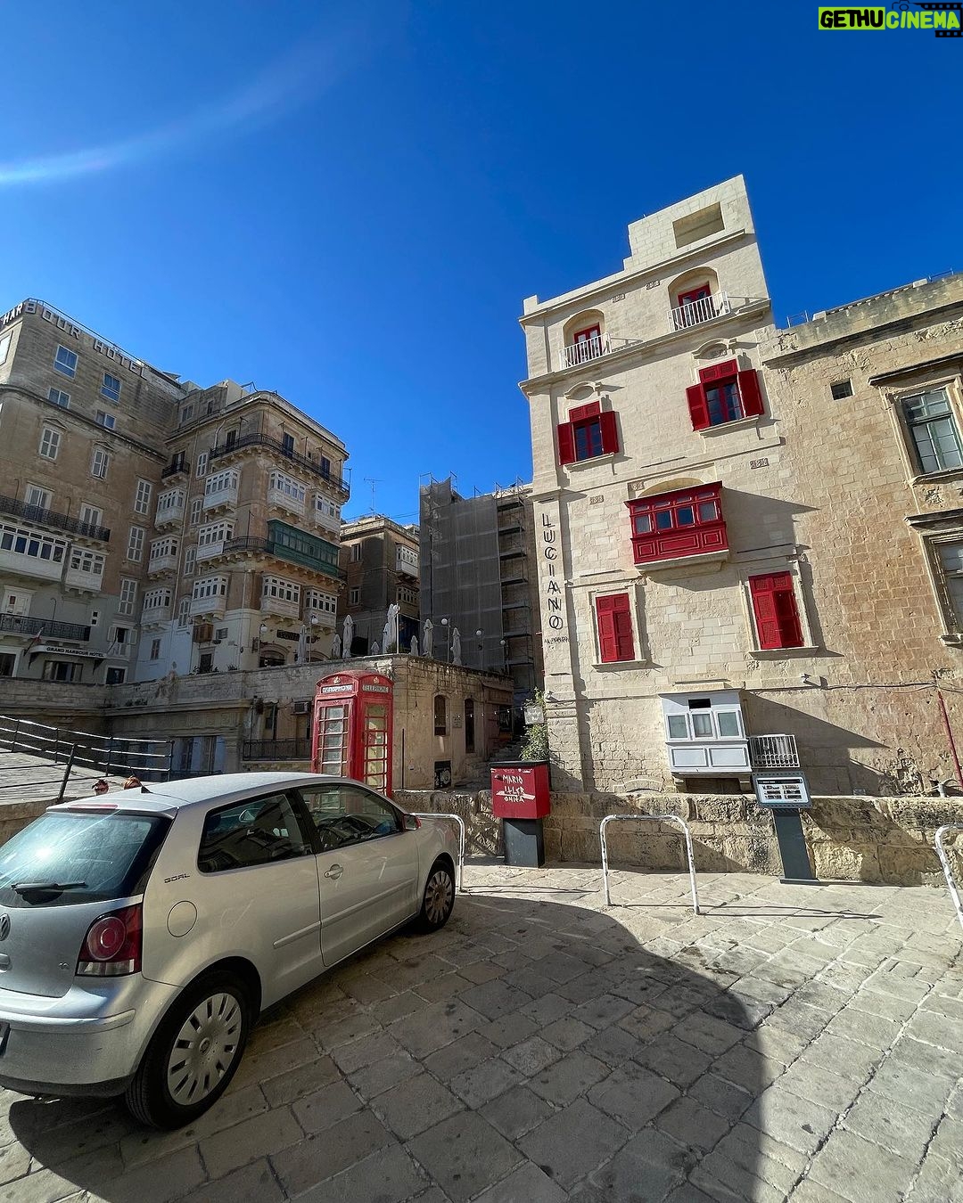 Gerly Hassam Instagram - No es Villeta es Valleta Malta!! 🥰🥰🥰 Si me encuentran rn la última les gasto una pony-malta Esta noche oh my Dog info: @gritosentertainment Valletta, Malta