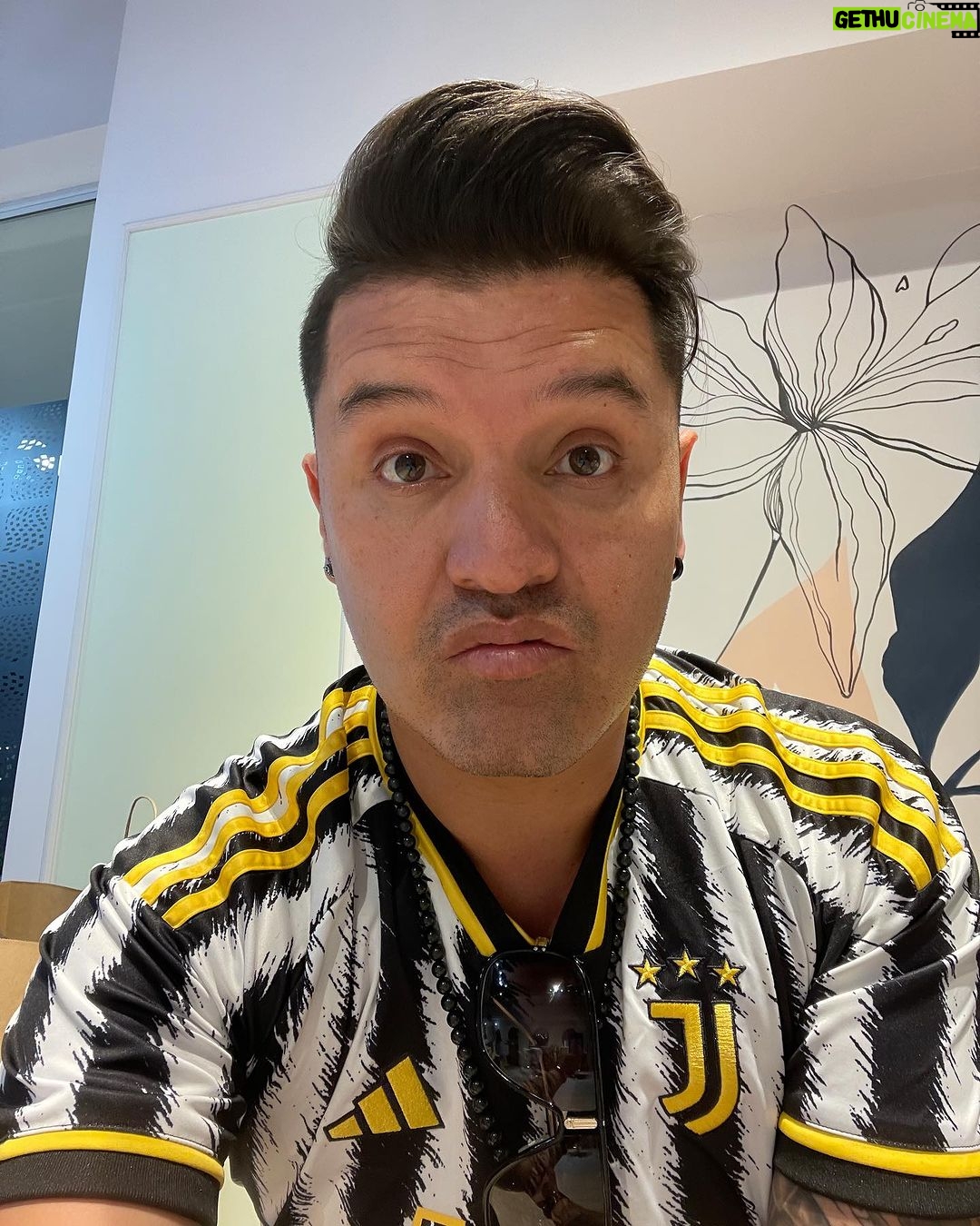 Gerly Hassam Instagram - Amo las camisetas de fútbol, no me importa el equipo, solo busco diseños bacanos. 🤗🤗🤗🤗 la última es quizás la más chimba! 😜😜😜😜😜😜😜 Cuál les trama pa’ rifarla? Barcelona, Spain