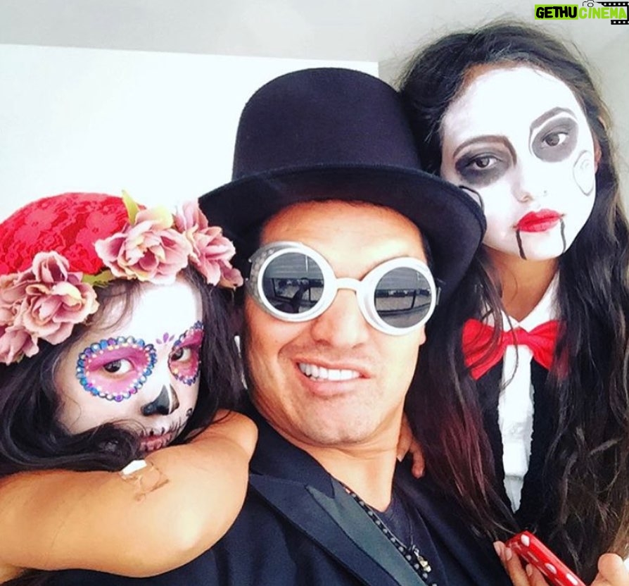 Gerly Hassam Instagram - En esta casa disfrazarse es más que una tradición, una forma de vida. 😝😝😝 Y el de esta noche no decepcionará. 😍😍 #halloween