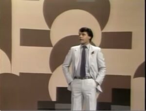 Gerly Hassam Instagram - Viernes de plancha!!
Hoy le corresponde al divo de Juárez: 
Juan Gabriel (Alberto Aguilera Valadez) que además de muchas canciones de este género romántico, interpretó rancheras en un ámbito donde los prejuicios y estigmas jamás pudieron opacar su talento. 
Más de 2000 composiciones y cerca de 
150 millones de discos vendidos lo consolidan como uno de los artistas más exitosos. 
Donde quiera que lo pongan y digan lo que digan Juan Gabriel fue y será un icono de la música hispana. 
Les dejo en mi concepto 10 de sus baladas más bellas, faltan demasiadas, pero cómo es mi instagram pongo las que más me gustan. 😝😝 
Finalizando con la favorita de mi mamá, Lucia a quien se la alcancé a cantar antes de verla partir. 
Esta publicación es especial por que a través de estos temas la recuerdo mucho. 
Y si leíste hasta acá y eres amante de la plancha te tengo una noticia espectacular !!🤭🤭🤭
Que viva la buena música. 
1. He venido a pedirte perdón
2. Siempre en mi mente 
3. María José 
4. Aunque te enamores 
5. Mi fracaso 
6. Con tu amor 
7. No nací para amar
8. Si quieres
9. Querida
10. Te lo pido por favor.