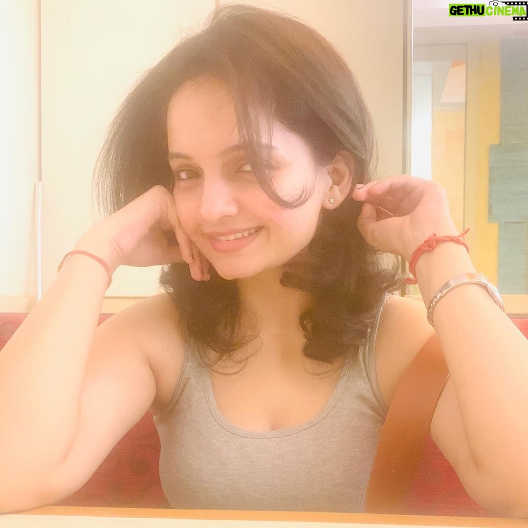 Giaa Manek Instagram - 💇🏾♀️🙋🏼♀️.. shortest I have ever had 😅. . . . #newlook #shorthair #nomakeup ❤️