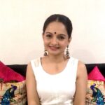 Giaa Manek Instagram - Spend your flight & travel money on 100% Indian website @easemytrip #7LacCroreKaKharcha #vocalforlocal