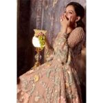 Giaa Manek Instagram - Light and joyful 😁.
