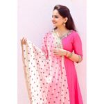 Giaa Manek Instagram - Trust the magic of new beginnings💫 . . . Outfit : @nidhikurda 💖