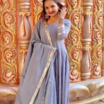 Giaa Manek Instagram - Be the right person first before trying to find your right one . . . . #thursday #throwbackthursday #tbt