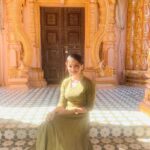 Giaa Manek Instagram - Acceptance over expectations ❤️ . . . . #thursday #throwbackthursday #tbt