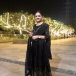 Giaa Manek Instagram - 🪔 Let the spirit of light elevate you above the darkness of Pandemic.Light up responsibly 🪔. . . . #diwali #love #light #peace #joy #auspiciousness #gratitude