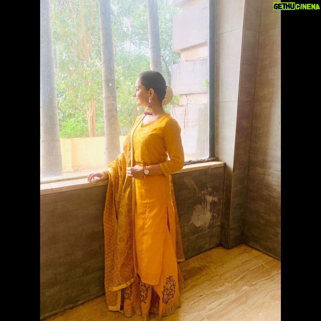 Giaa Manek Instagram - Ganesh Chaturthi 2020 ✨✨. . . . #indianfestives #indianwear #festivevibes #festivefashion